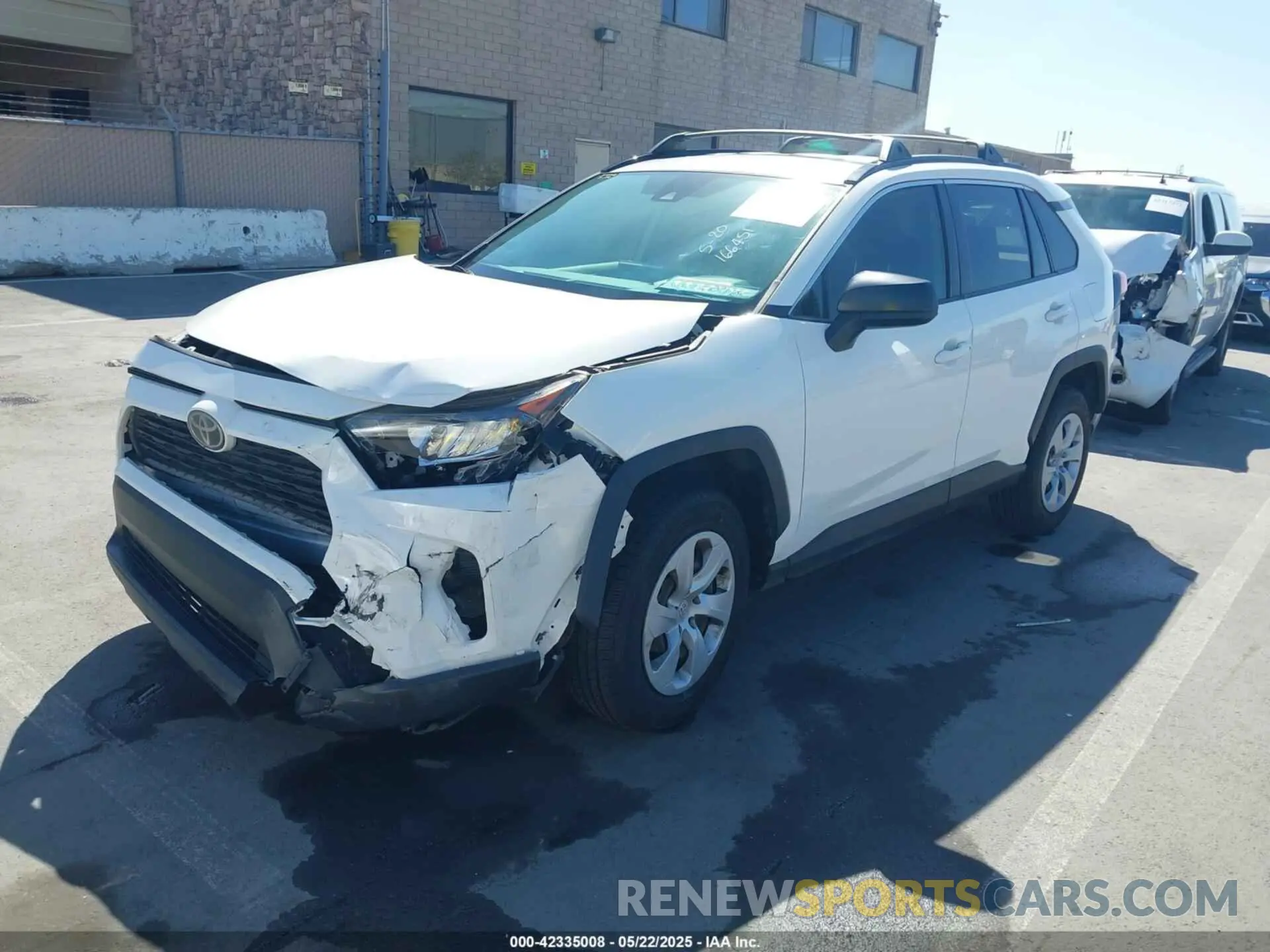 2 fotografías del automóvil dañado JTMH1RFV2LD057255 TOYOTA RAV4 2020