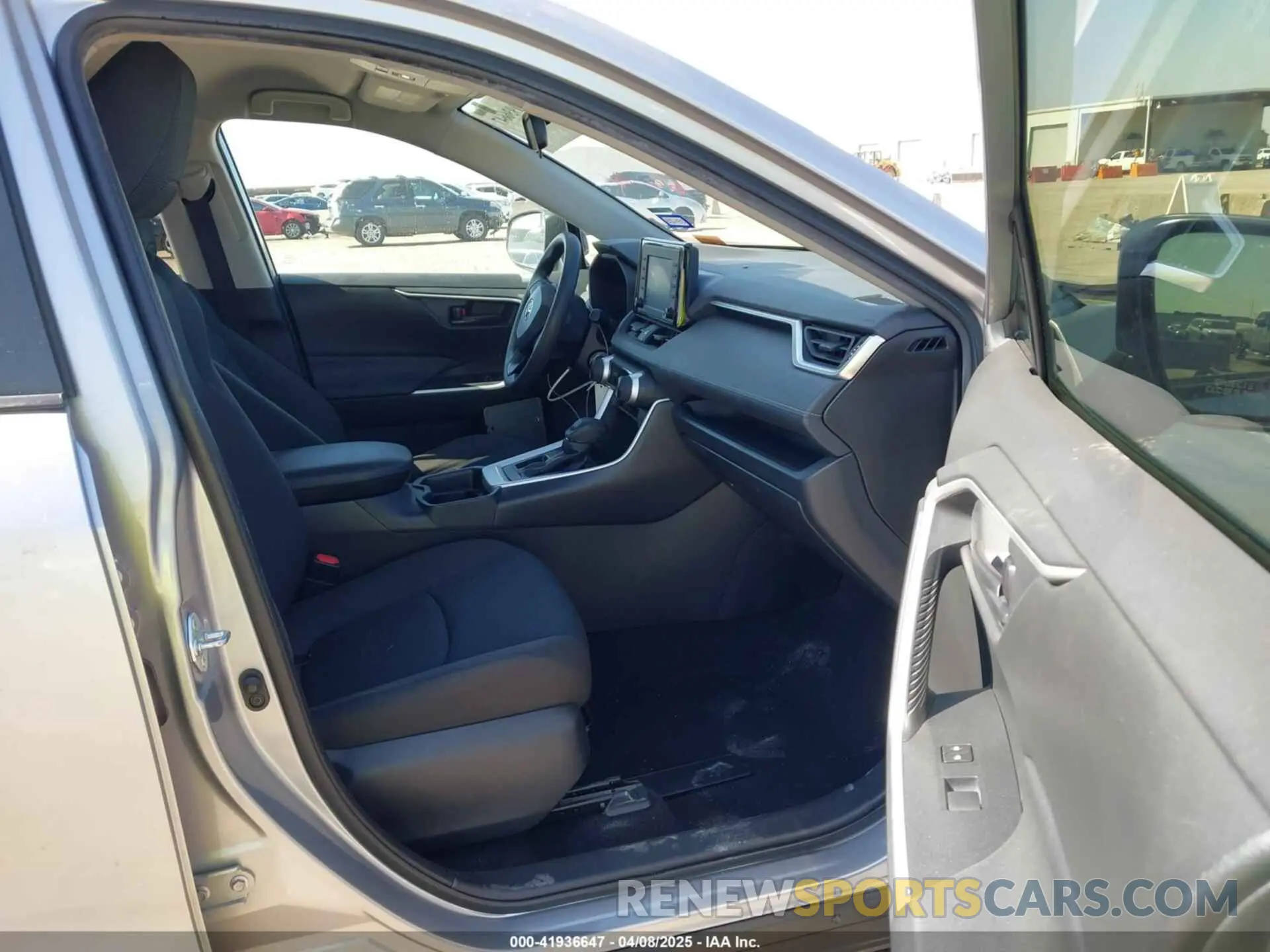 5 fotografías del automóvil dañado JTMH1RFV3LD060097 TOYOTA RAV4 2020