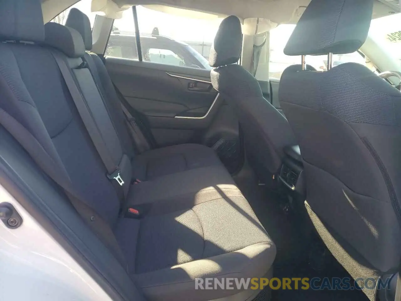 10 fotografías del automóvil dañado JTMM6RFV3LD002748 TOYOTA RAV4 2020