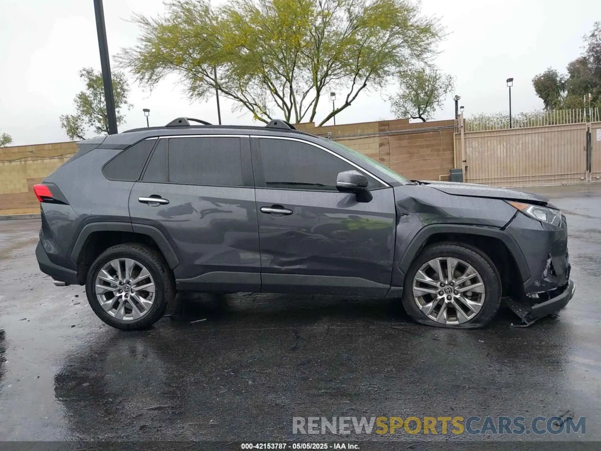 13 fotografías del automóvil dañado JTMN1RFV4LD065845 TOYOTA RAV4 2020