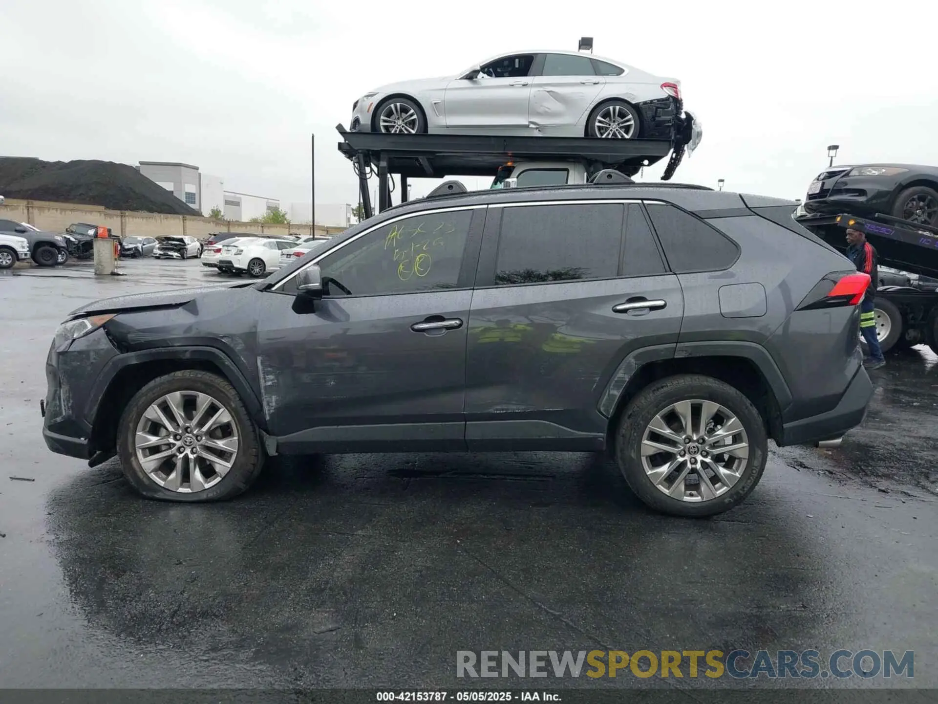 14 fotografías del automóvil dañado JTMN1RFV4LD065845 TOYOTA RAV4 2020