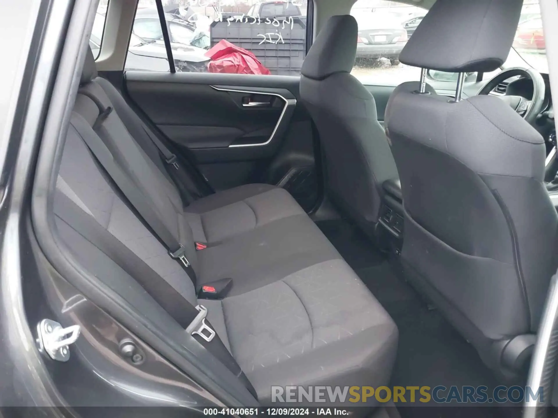8 fotografías del automóvil dañado JTMP1RFV3LJ027971 TOYOTA RAV4 2020