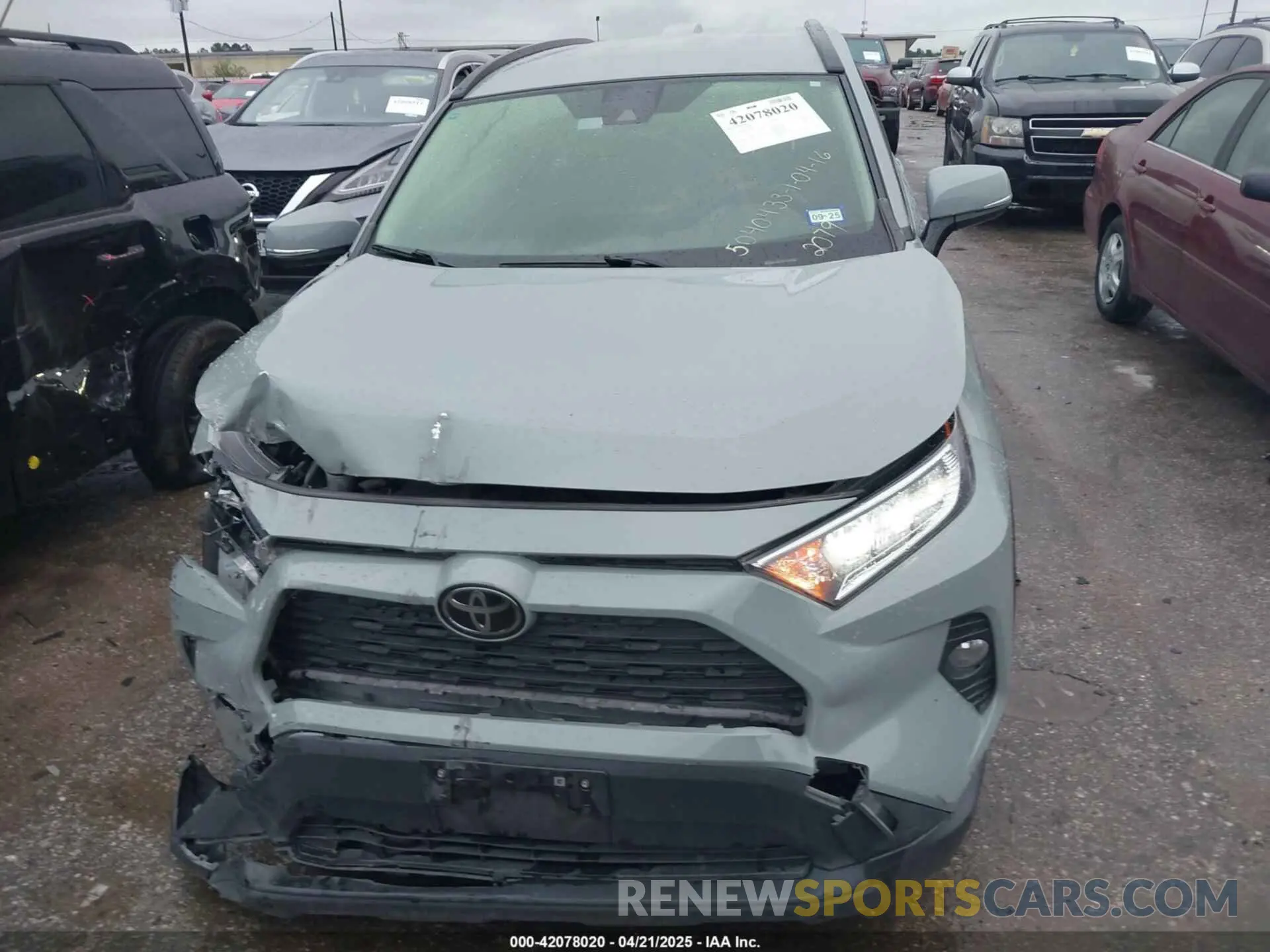 13 fotografías del automóvil dañado JTMP1RFV8LJ032079 TOYOTA RAV4 2020