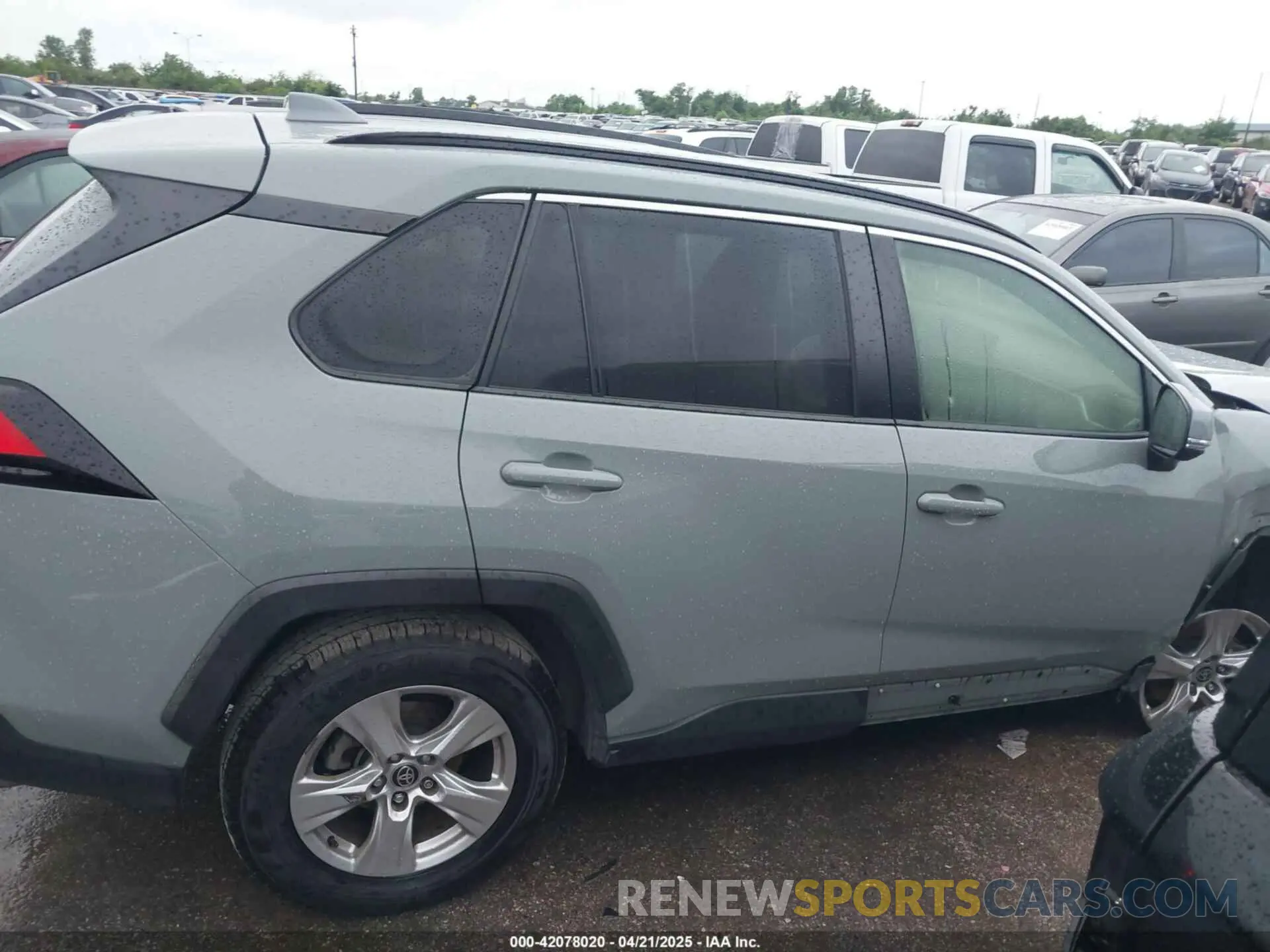 14 fotografías del automóvil dañado JTMP1RFV8LJ032079 TOYOTA RAV4 2020