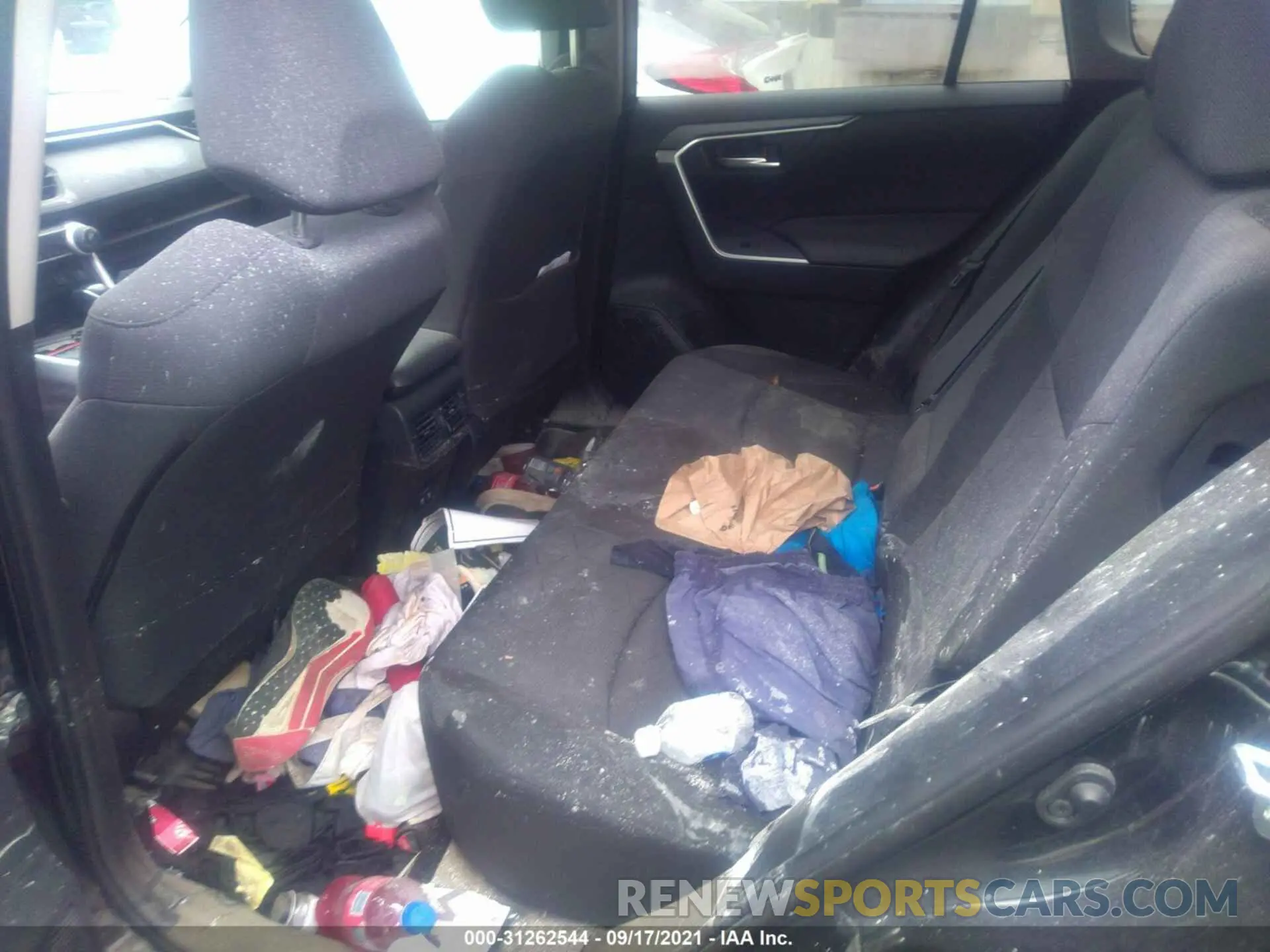 8 fotografías del automóvil dañado JTMP1RFV9LJ025643 TOYOTA RAV4 2020