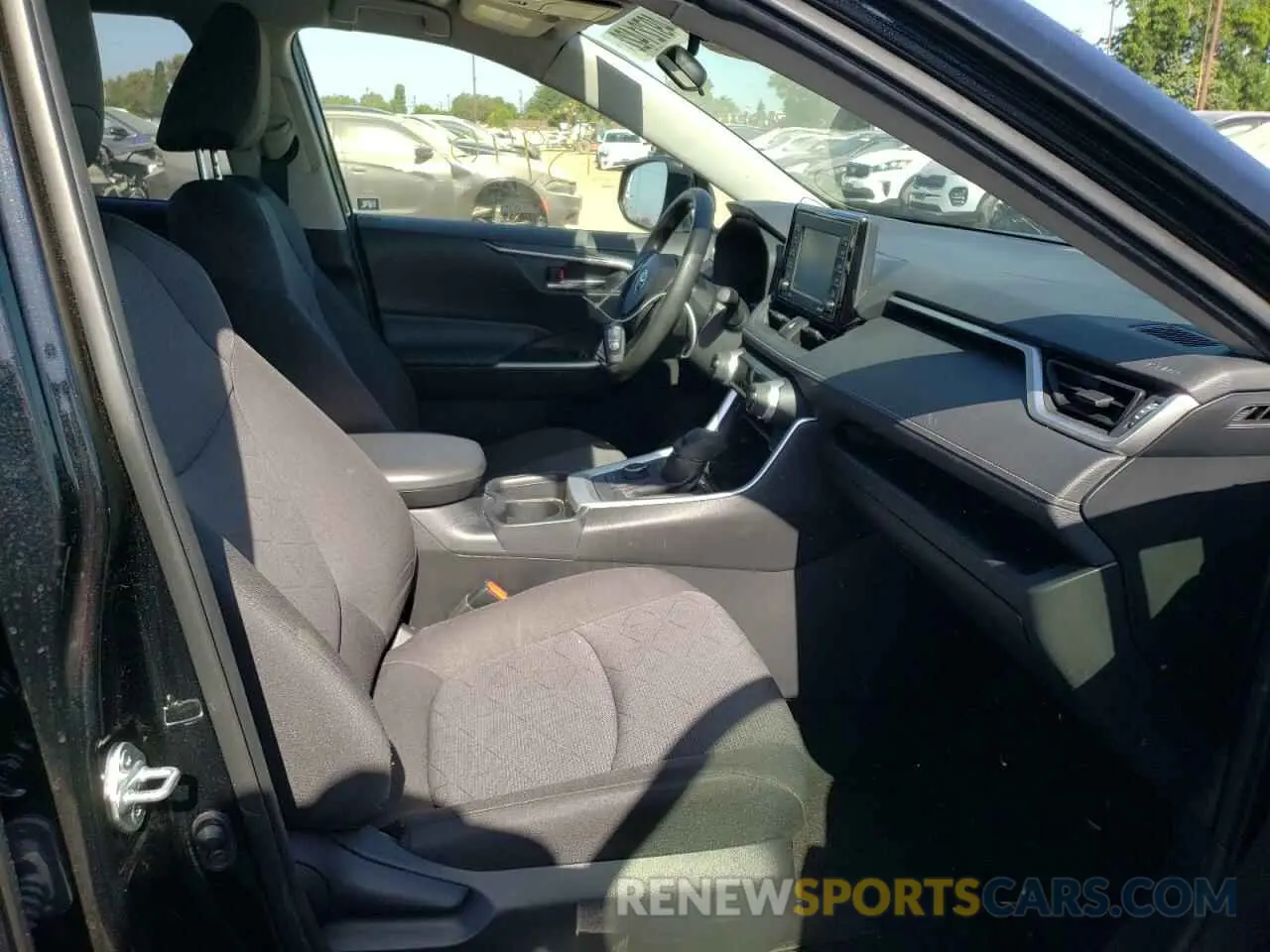 5 fotografías del automóvil dañado JTMRWRFV3LD065659 TOYOTA RAV4 2020