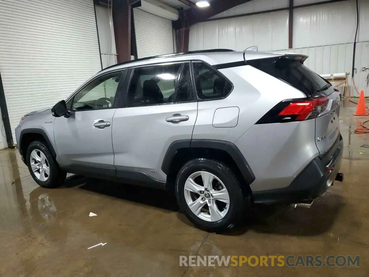 2 fotografías del automóvil dañado JTMRWRFV4LD057103 TOYOTA RAV4 2020