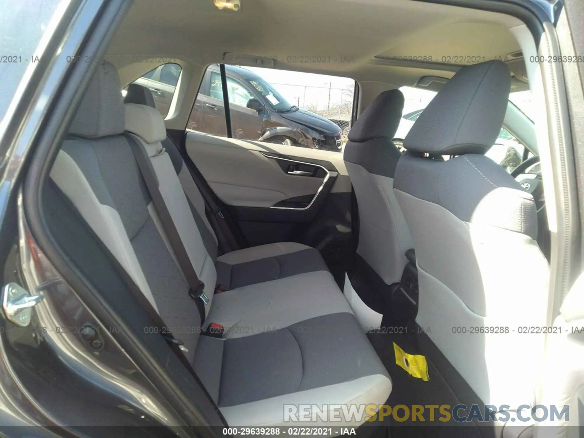 8 fotografías del automóvil dañado JTMRWRFV4LJ048418 TOYOTA RAV4 2020