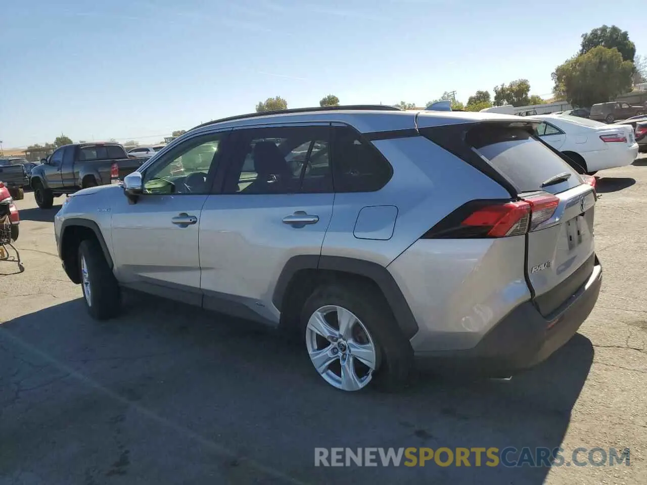 2 fotografías del automóvil dañado JTMRWRFV6LD072315 TOYOTA RAV4 2020