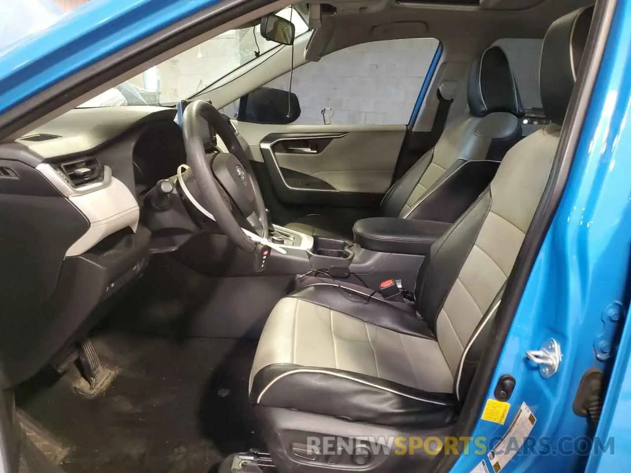 7 fotografías del automóvil dañado JTMRWRFV7LJ030110 TOYOTA RAV4 2020