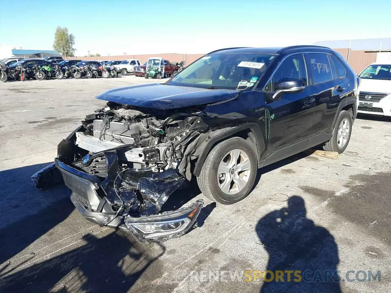 2 fotografías del automóvil dañado JTMRWRFV9LD066833 TOYOTA RAV4 2020