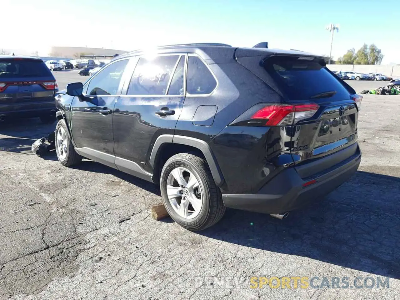 3 fotografías del automóvil dañado JTMRWRFV9LD066833 TOYOTA RAV4 2020