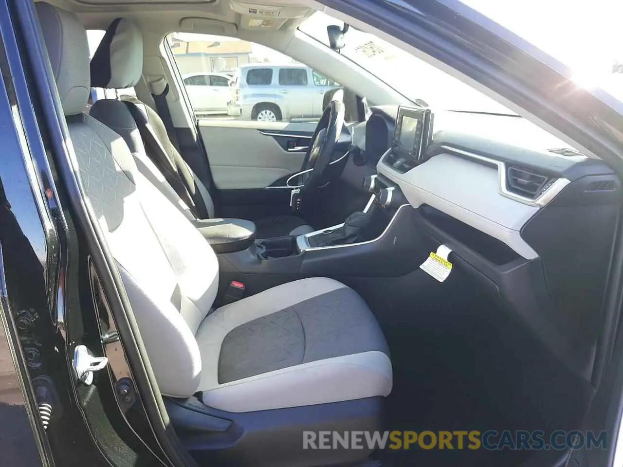 5 fotografías del automóvil dañado JTMRWRFV9LD066833 TOYOTA RAV4 2020
