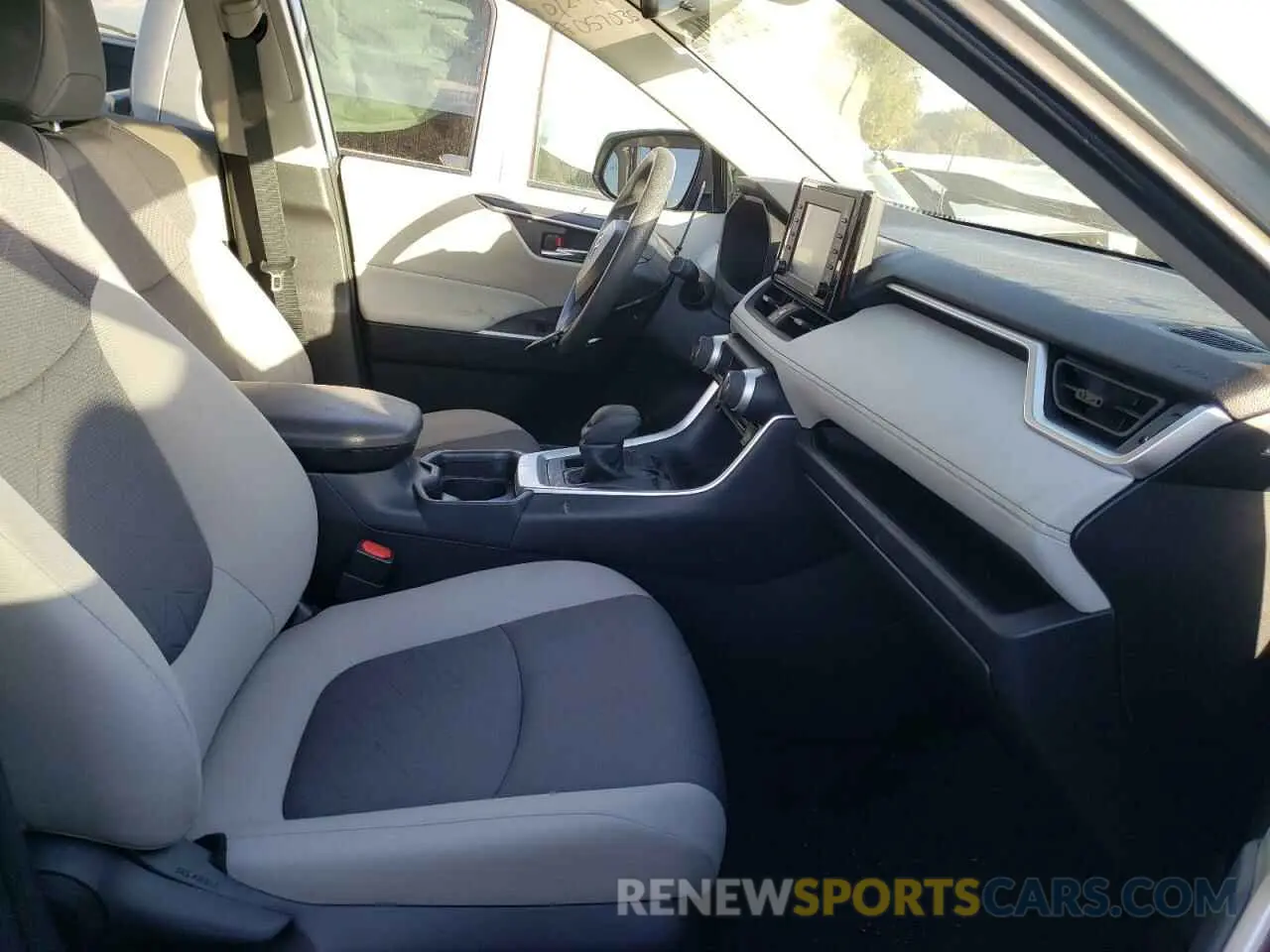 5 fotografías del automóvil dañado JTMW1RFV0LD057035 TOYOTA RAV4 2020