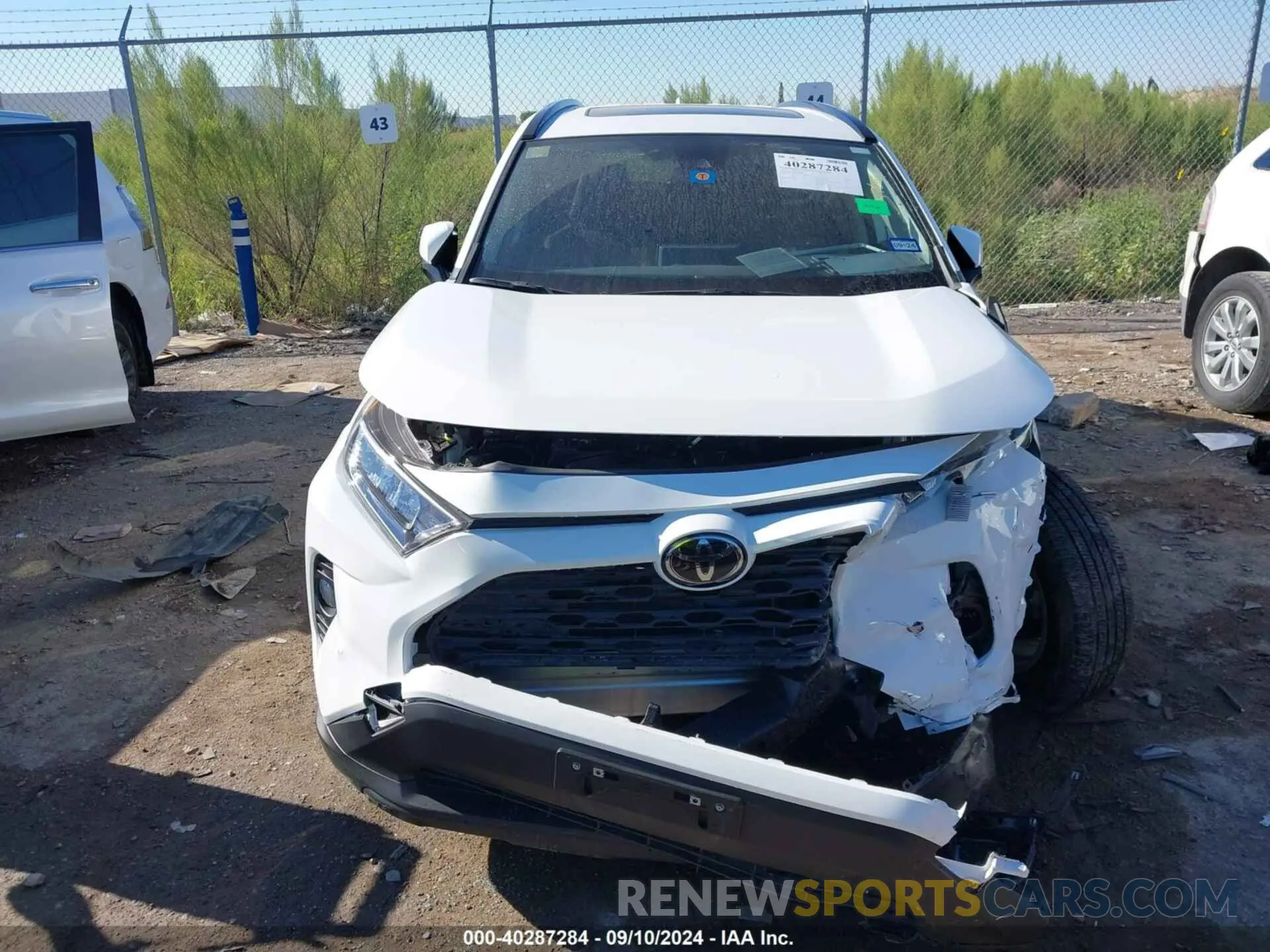 12 fotografías del automóvil dañado JTMW1RFV9LD059818 TOYOTA RAV4 2020