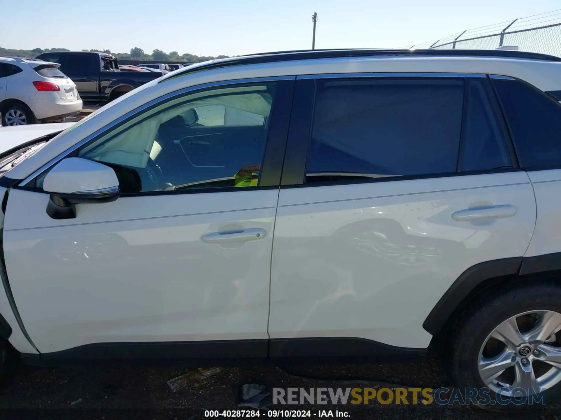 14 fotografías del automóvil dañado JTMW1RFV9LD059818 TOYOTA RAV4 2020