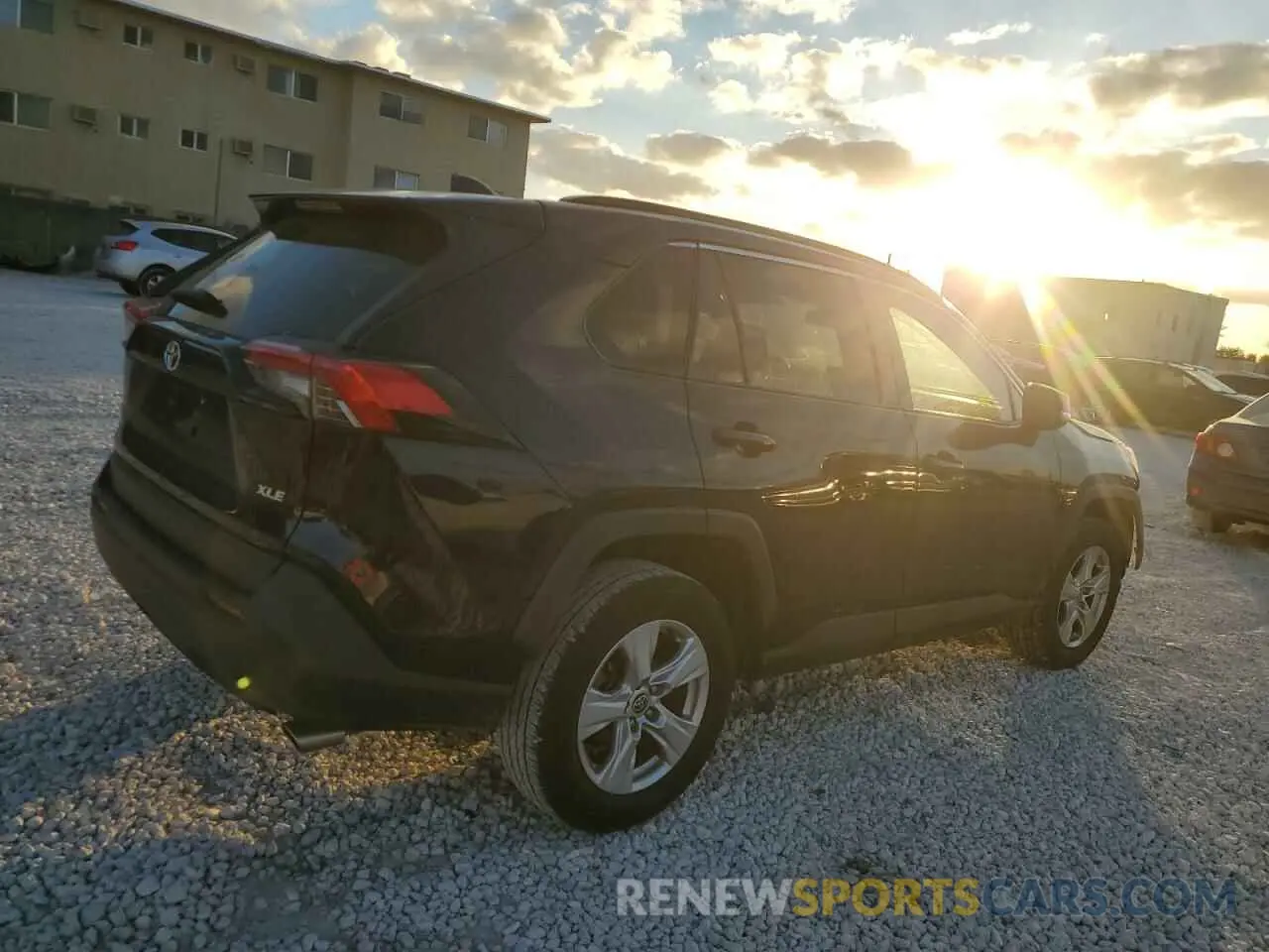 3 fotografías del automóvil dañado JTMW1RFV9LJ018056 TOYOTA RAV4 2020