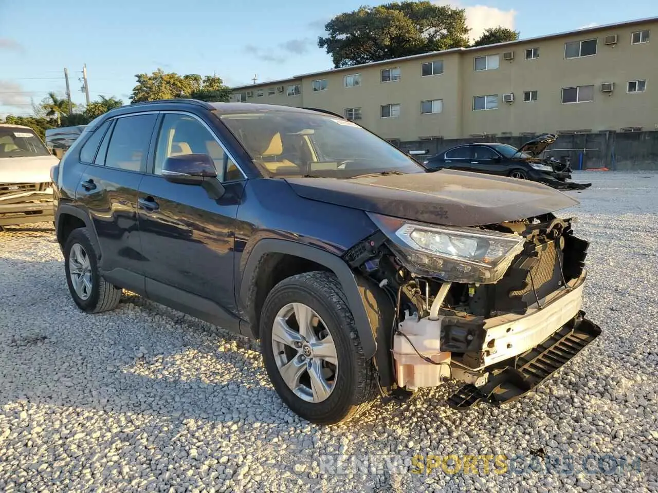 4 fotografías del automóvil dañado JTMW1RFV9LJ018056 TOYOTA RAV4 2020