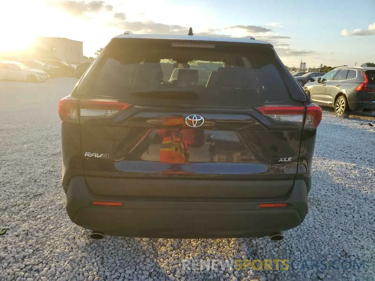 6 fotografías del automóvil dañado JTMW1RFV9LJ018056 TOYOTA RAV4 2020