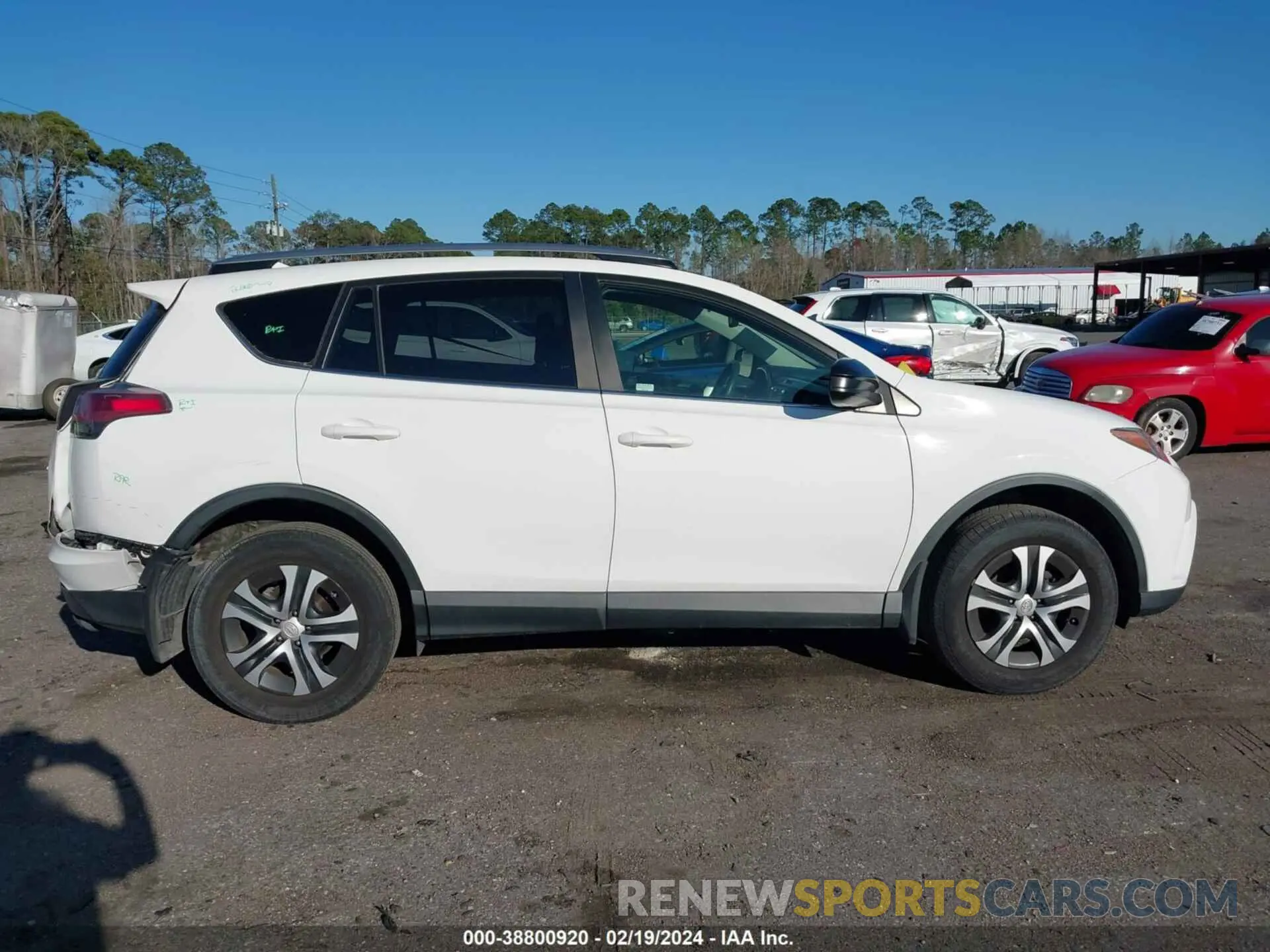 13 fotografías del automóvil dañado JTMZFREV8HJ710364 TOYOTA RAV4 2020