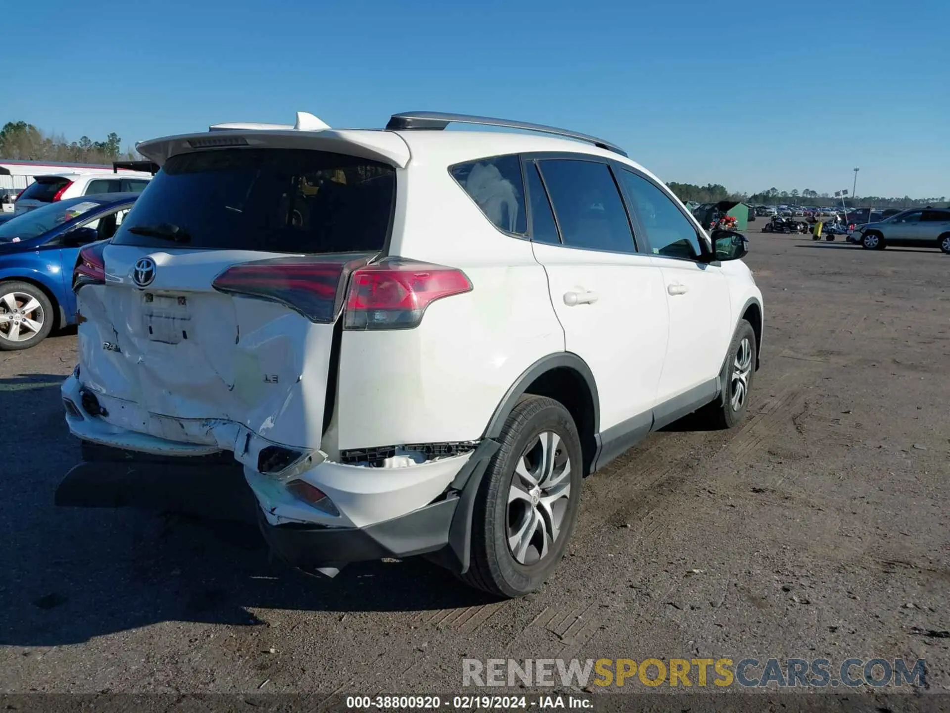 4 fotografías del automóvil dañado JTMZFREV8HJ710364 TOYOTA RAV4 2020