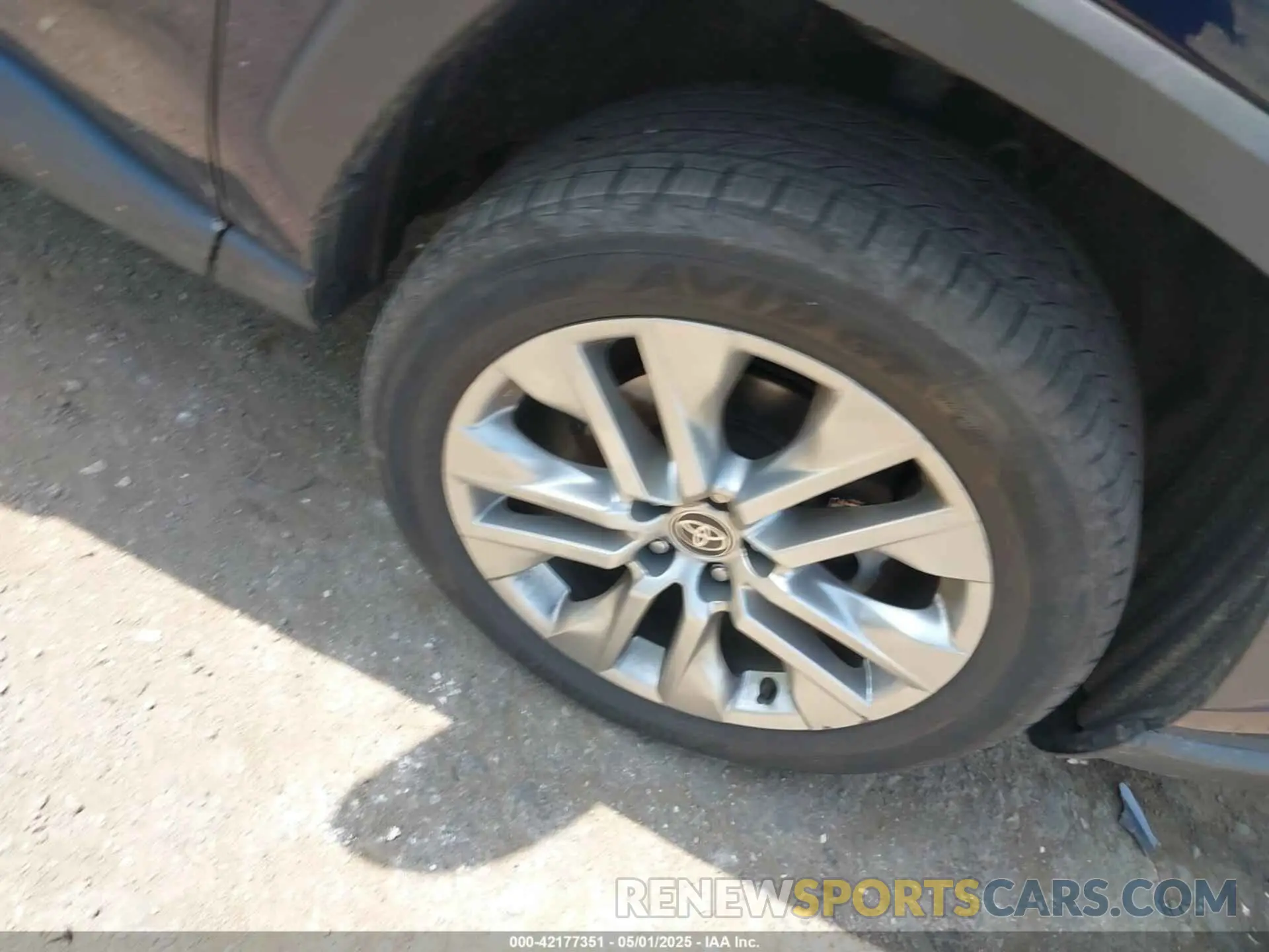 12 fotografías del automóvil dañado 2T3A1RFV6MW204585 TOYOTA RAV4 2021