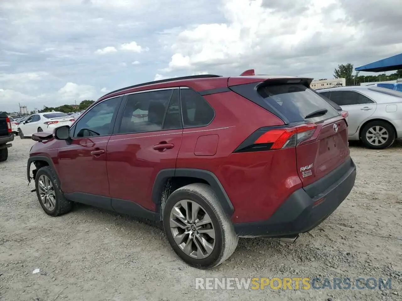 2 fotografías del automóvil dañado 2T3C1RFV2MW169004 TOYOTA RAV4 2021