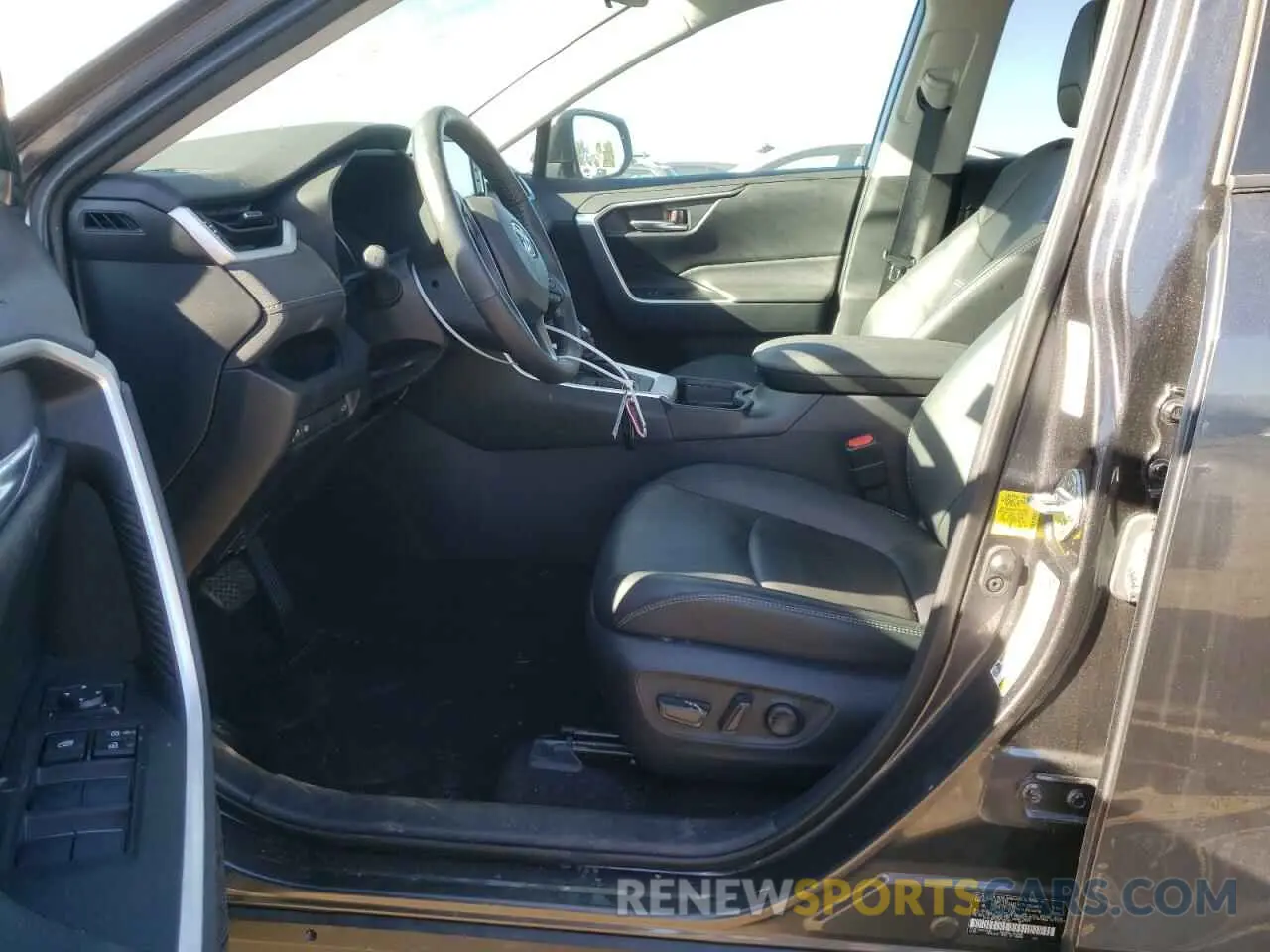 7 fotografías del automóvil dañado 2T3C1RFV5MC105167 TOYOTA RAV4 2021