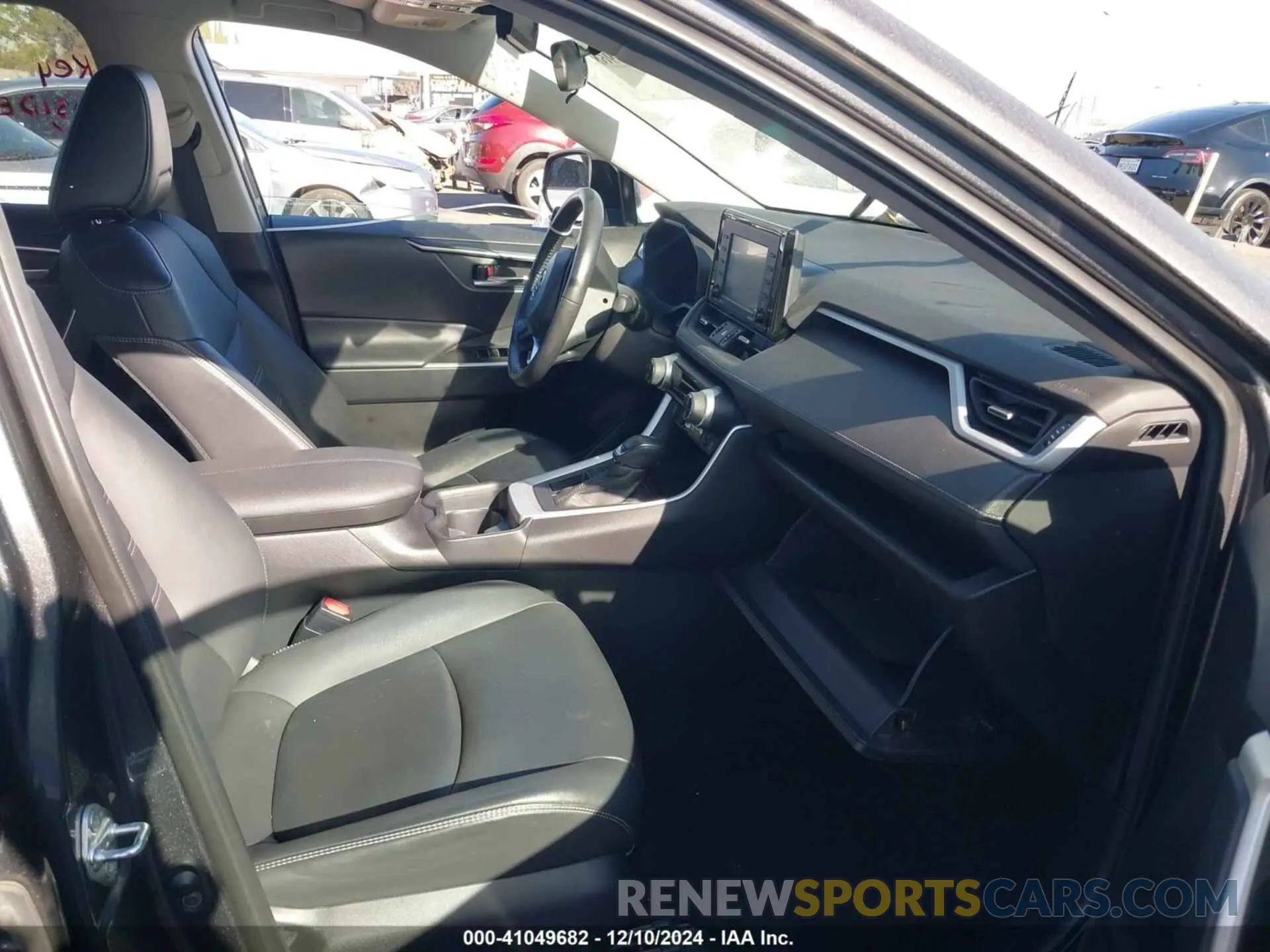 5 fotografías del automóvil dañado 2T3C1RFV8MC137725 TOYOTA RAV4 2021