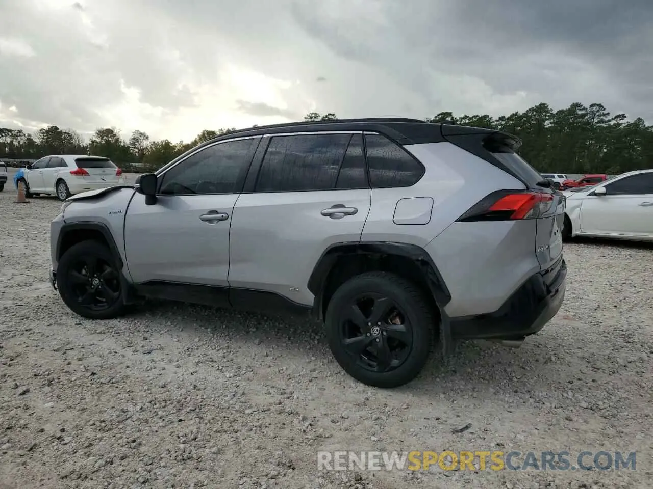 2 fotografías del automóvil dañado 2T3E6RFV0MW013344 TOYOTA RAV4 2021