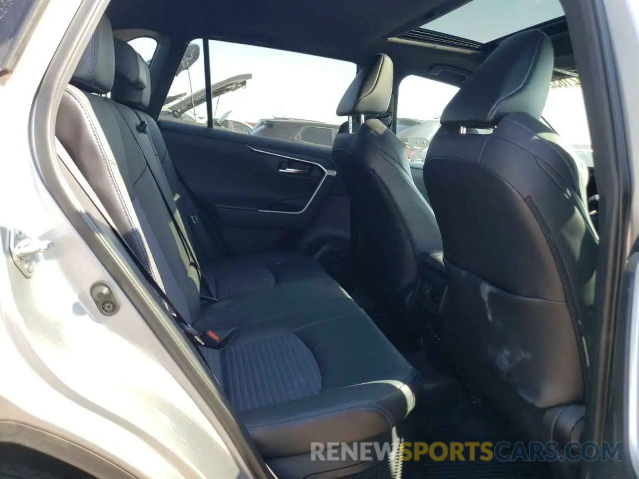 10 fotografías del automóvil dañado 2T3E6RFV9MW013200 TOYOTA RAV4 2021