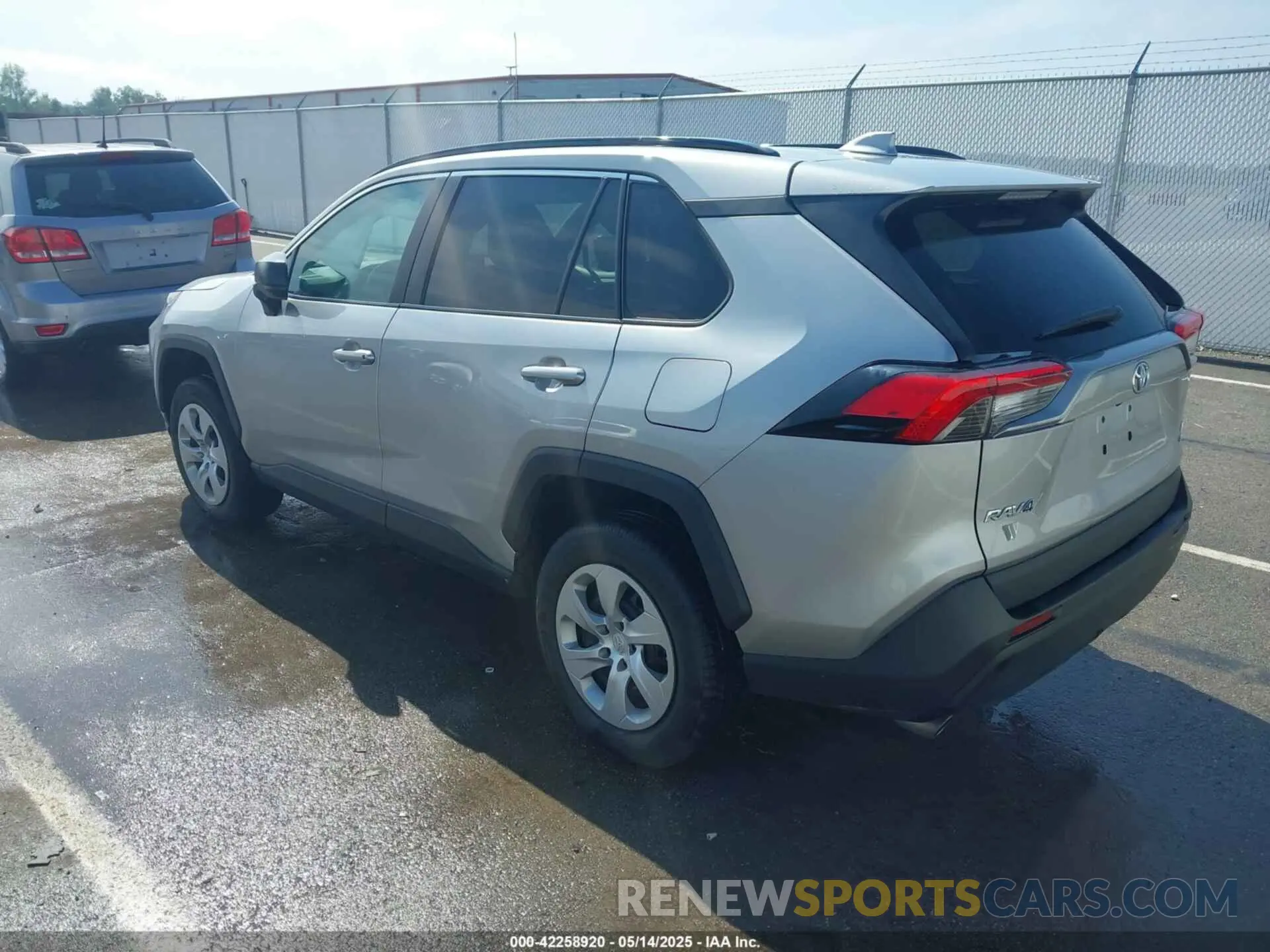 3 fotografías del automóvil dañado 2T3F1RFV0MC142978 TOYOTA RAV4 2021