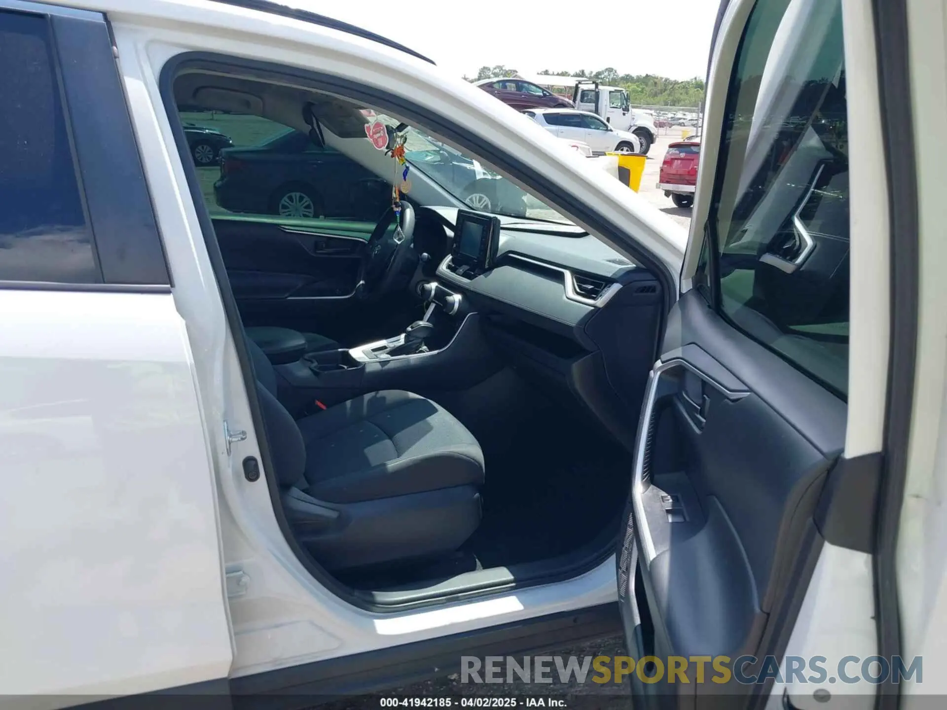 5 fotografías del automóvil dañado 2T3F1RFV6MW186210 TOYOTA RAV4 2021
