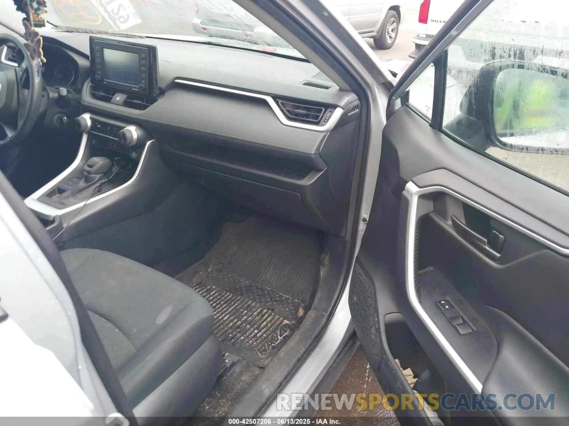 5 fotografías del automóvil dañado 2T3F1RFV7MW203841 TOYOTA RAV4 2021