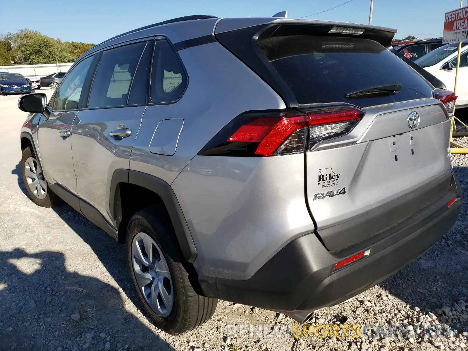 3 fotografías del automóvil dañado 2T3G1RFV5MC233684 TOYOTA RAV4 2021