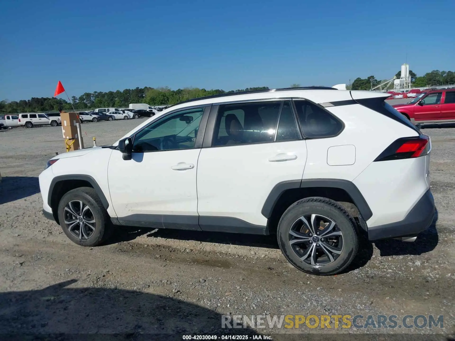 14 fotografías del automóvil dañado 2T3H1RFV0MW115299 TOYOTA RAV4 2021