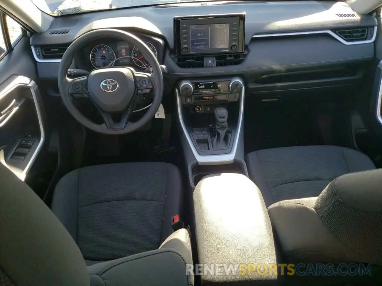 8 fotografías del automóvil dañado 2T3H1RFV2MC150301 TOYOTA RAV4 2021