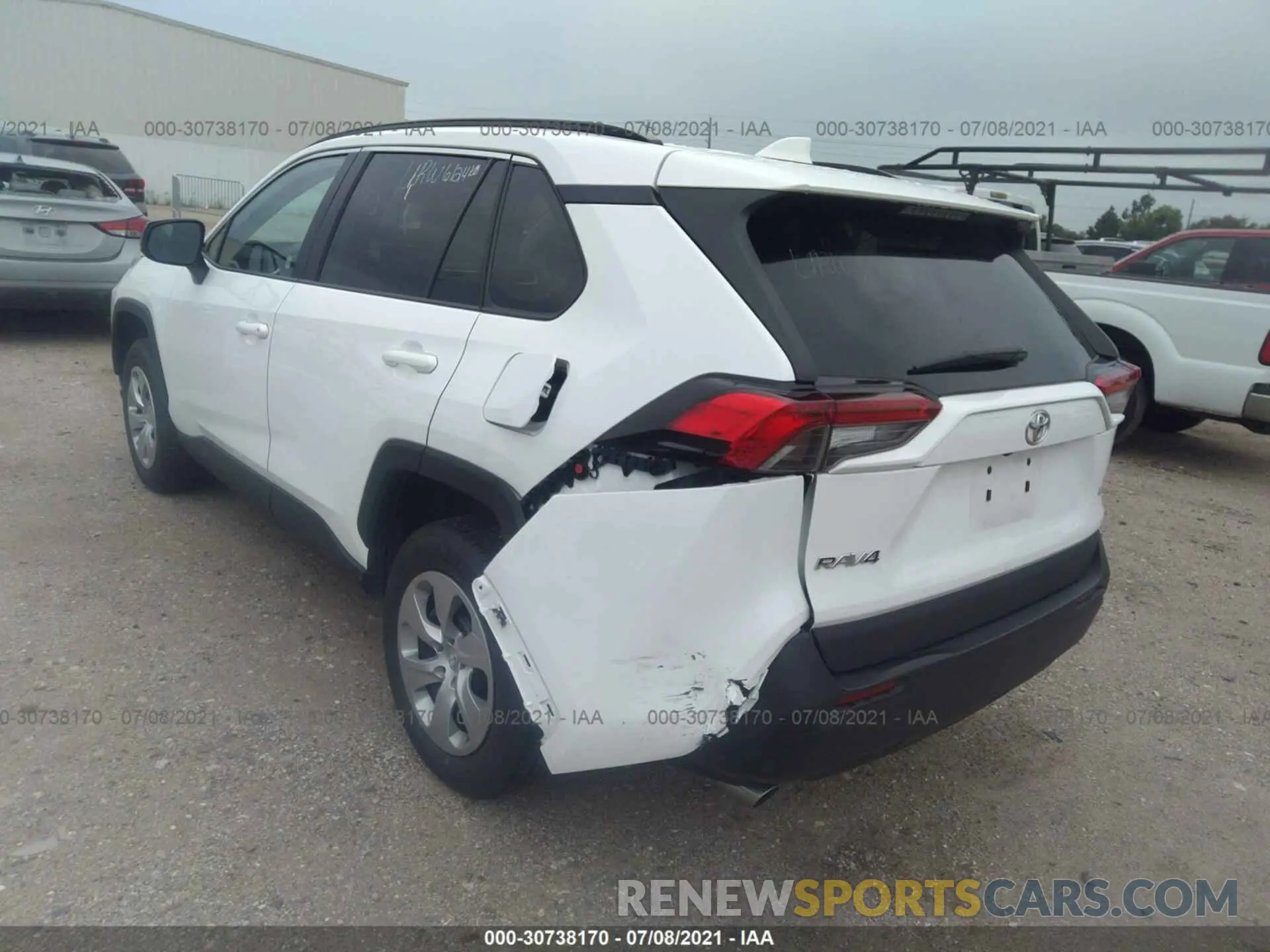 3 fotografías del automóvil dañado 2T3H1RFV3MW130654 TOYOTA RAV4 2021