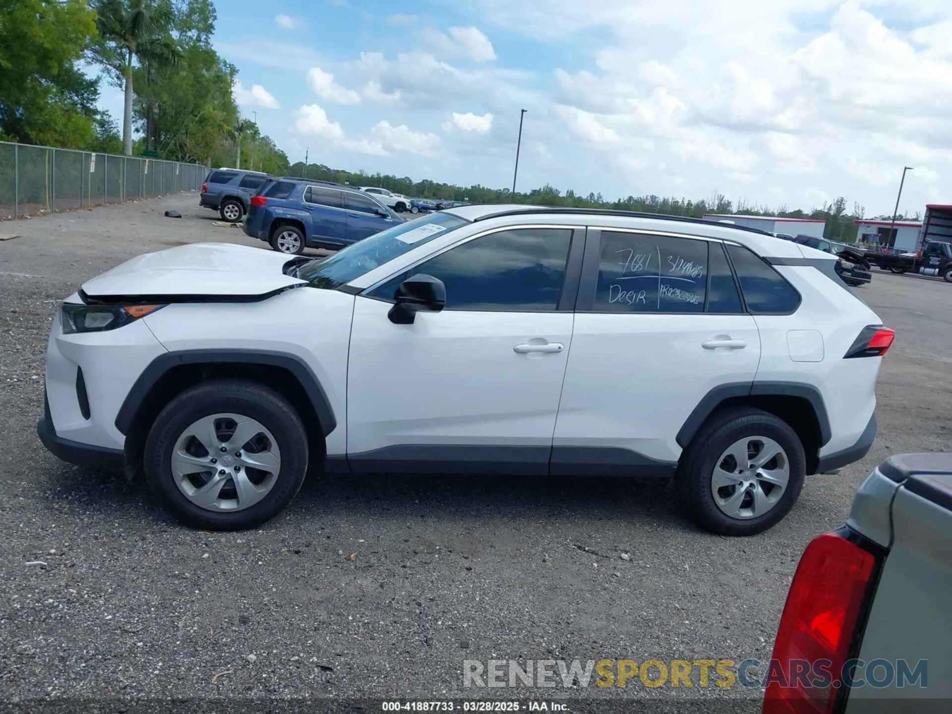 14 fotografías del automóvil dañado 2T3H1RFV4MC101164 TOYOTA RAV4 2021