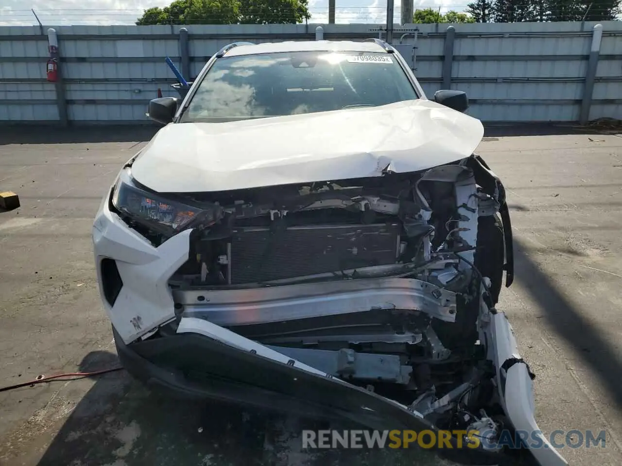 5 fotografías del automóvil dañado 2T3H1RFV4MC155175 TOYOTA RAV4 2021