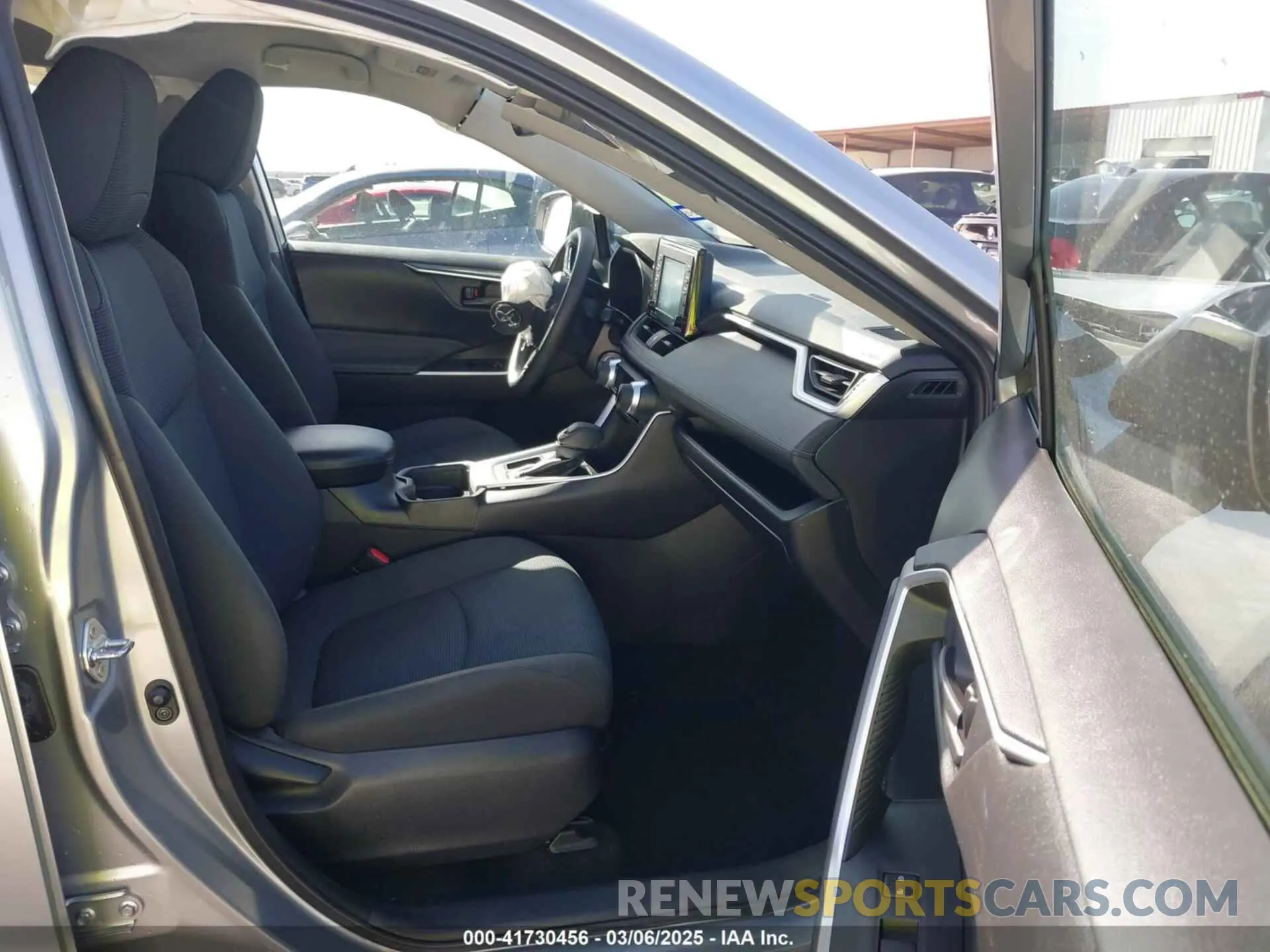 5 fotografías del automóvil dañado 2T3H1RFV4MC163860 TOYOTA RAV4 2021