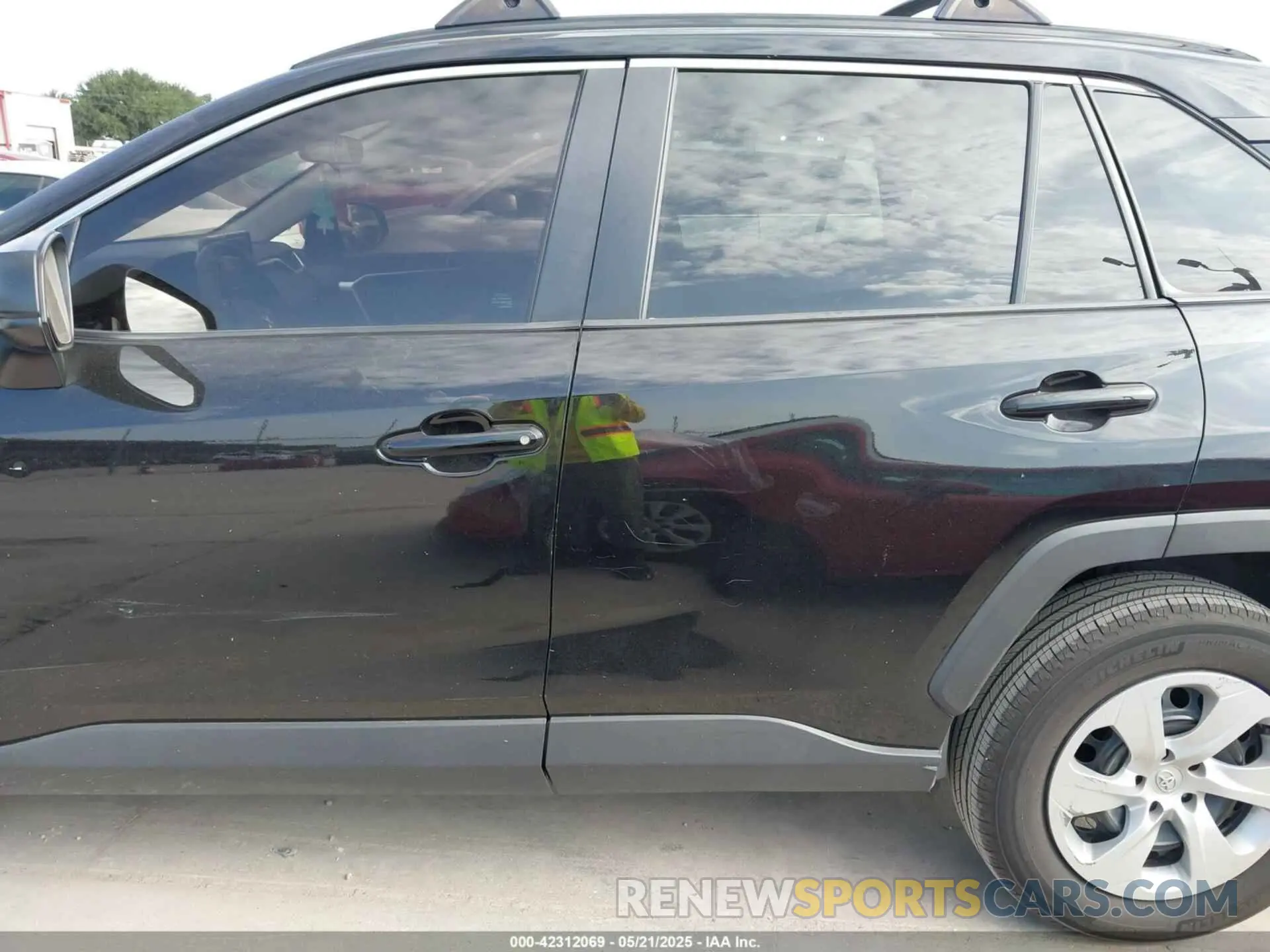 14 fotografías del automóvil dañado 2T3H1RFV4MW124698 TOYOTA RAV4 2021