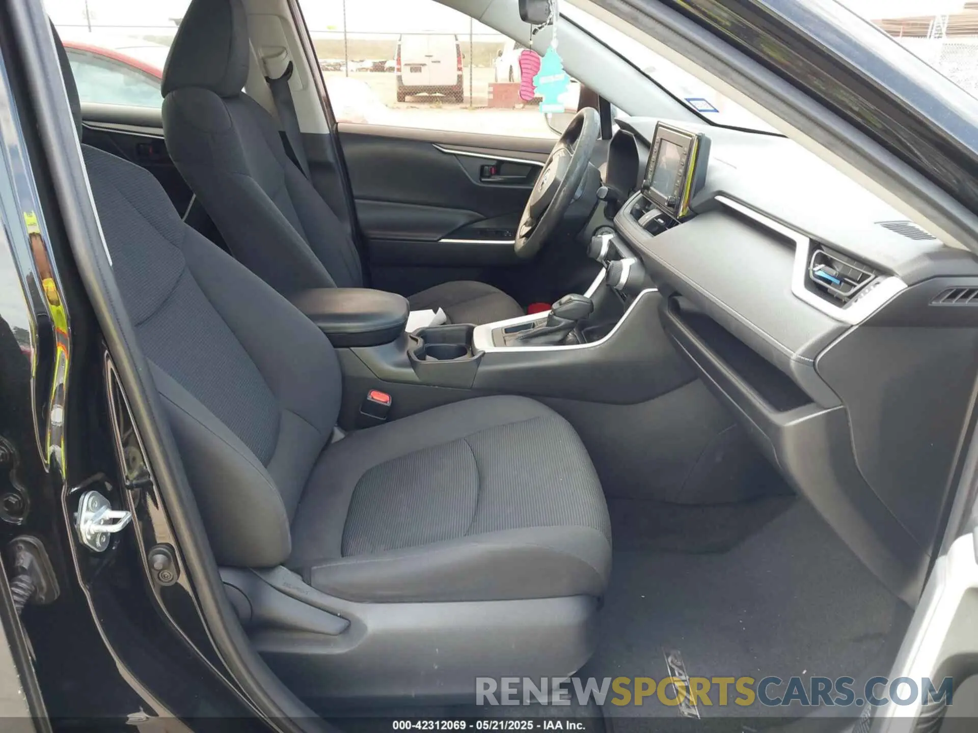 5 fotografías del automóvil dañado 2T3H1RFV4MW124698 TOYOTA RAV4 2021