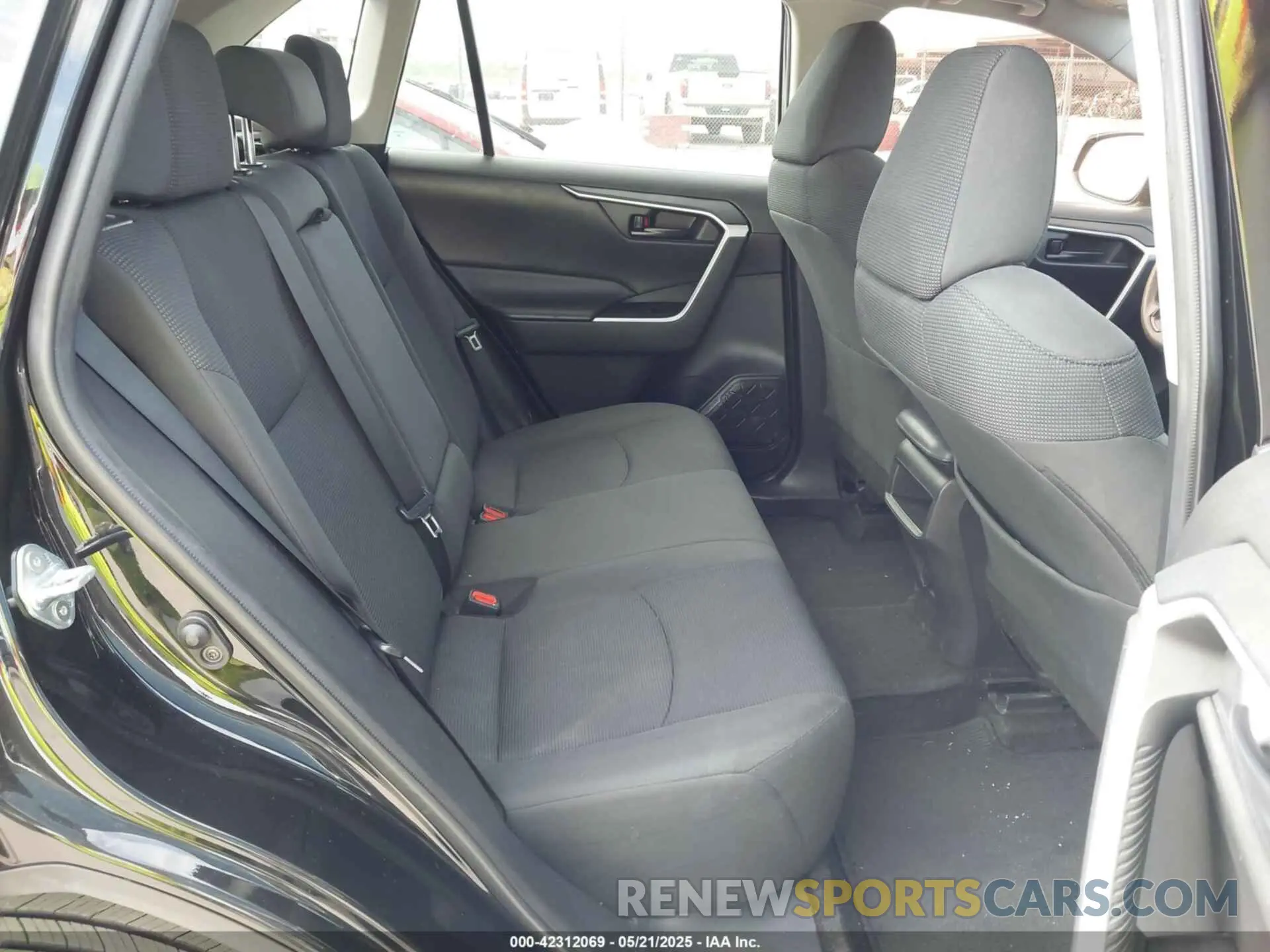 8 fotografías del automóvil dañado 2T3H1RFV4MW124698 TOYOTA RAV4 2021