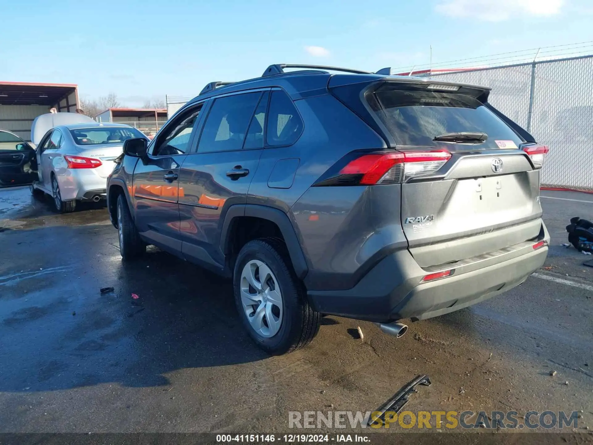 3 fotografías del automóvil dañado 2T3H1RFV7MC125975 TOYOTA RAV4 2021