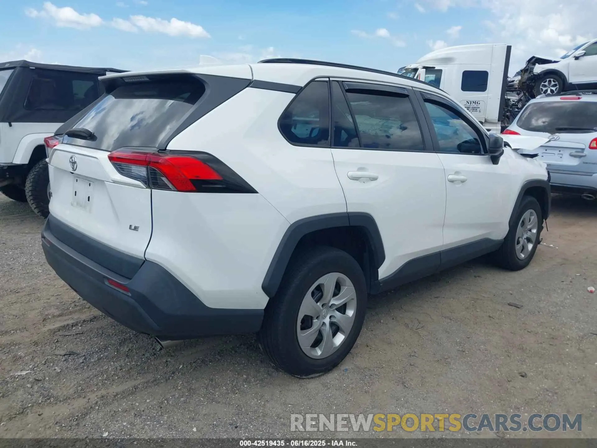 4 fotografías del automóvil dañado 2T3H1RFV8MW182801 TOYOTA RAV4 2021