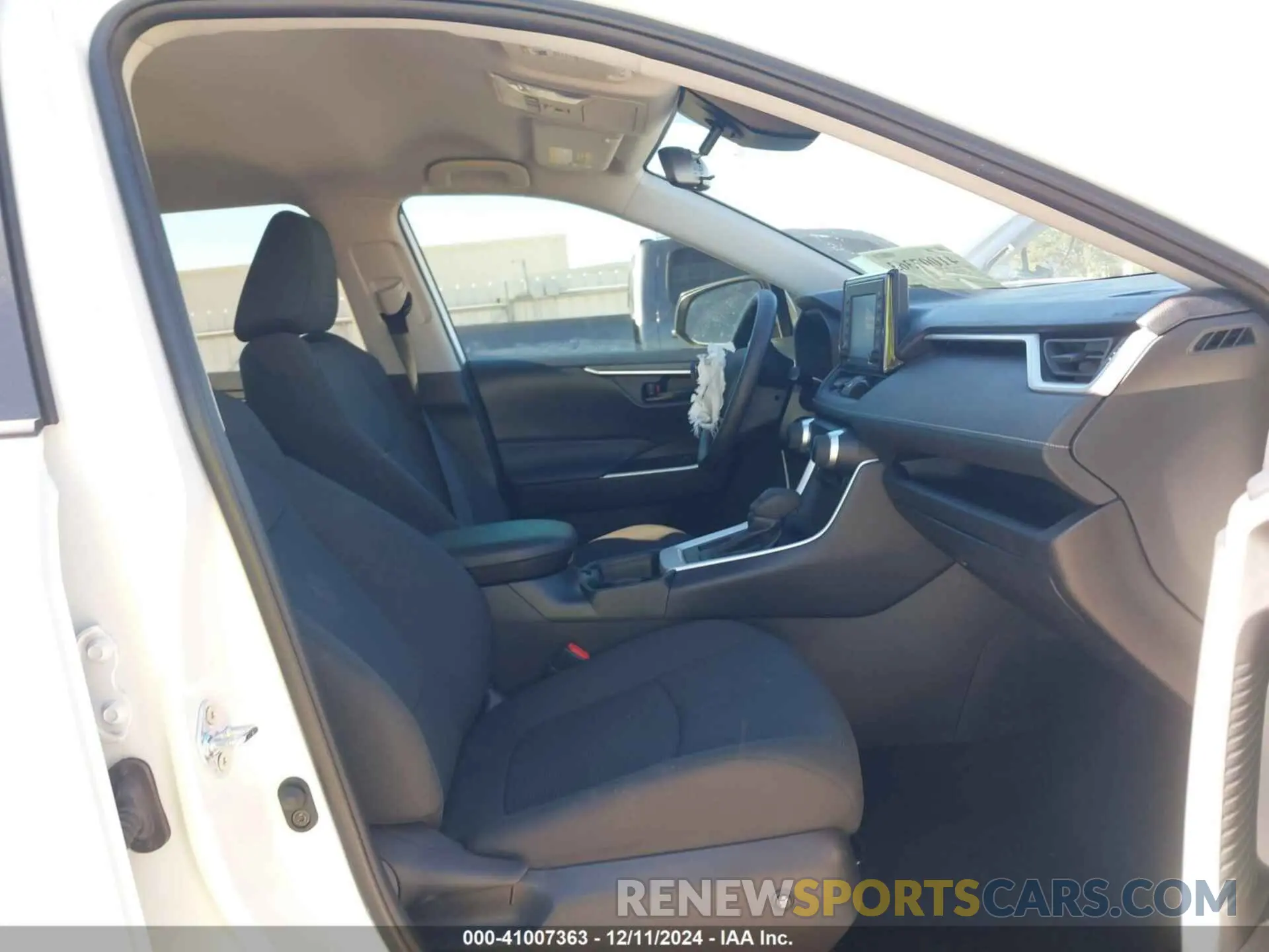 5 fotografías del automóvil dañado 2T3H1RFV9MC159285 TOYOTA RAV4 2021