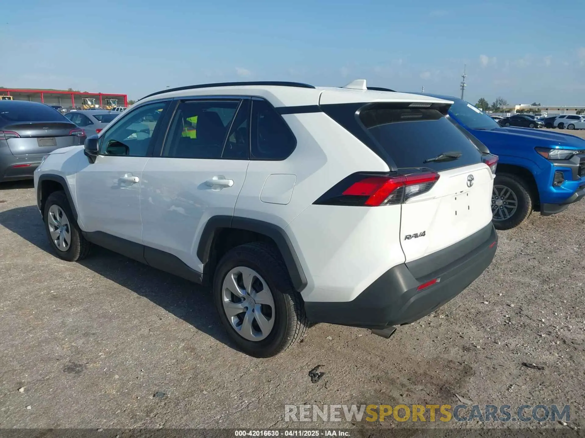 3 fotografías del automóvil dañado 2T3H1RFV9MW105564 TOYOTA RAV4 2021
