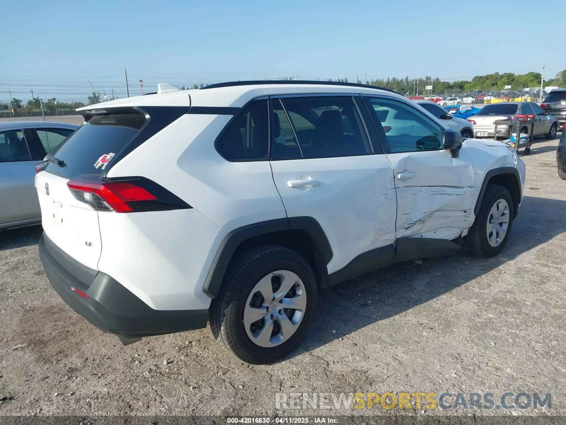 4 fotografías del automóvil dañado 2T3H1RFV9MW105564 TOYOTA RAV4 2021