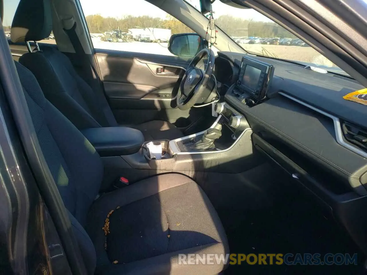 5 fotografías del automóvil dañado 2T3H1RFV9MW120811 TOYOTA RAV4 2021
